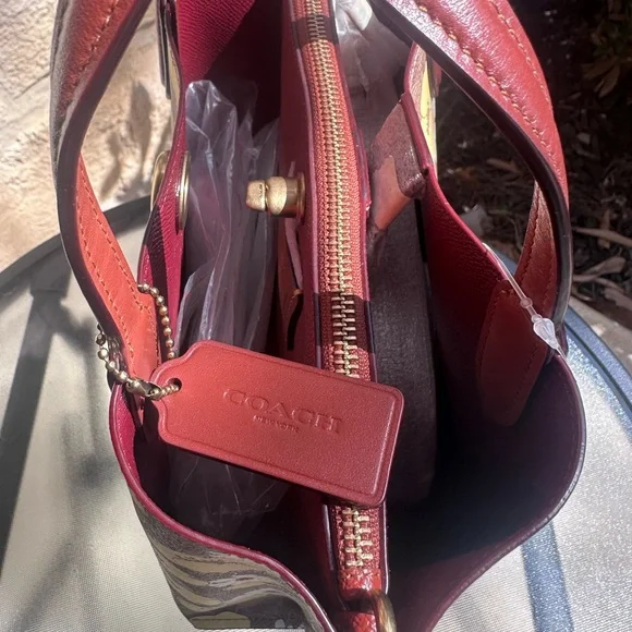 AUTHENTIC Coach Willow Tote 24